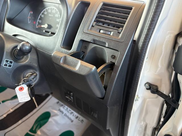 タウンエースバン ＧＬ　両側スライド　キーレス　禁煙車　フルフラット　ＡＢＳ　運転席エアバッグ　助手席エアバッグ　エアコン　パワーウィンドウ　パワーステアリング（23枚目）