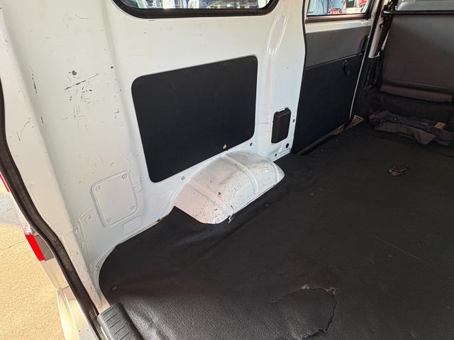 タウンエースバン ＧＬ　両側スライド　キーレス　禁煙車　フルフラット　ＡＢＳ　運転席エアバッグ　助手席エアバッグ　エアコン　パワーウィンドウ　パワーステアリング（27枚目）
