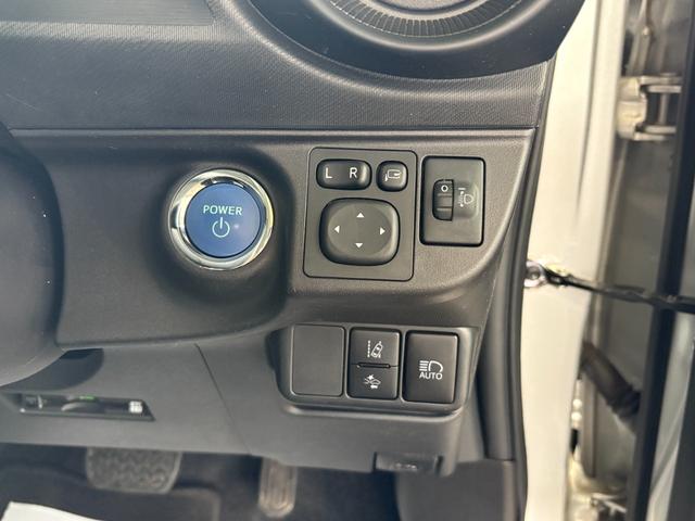 アクア Ｓビジネスパッケージ　衝突軽減　レーンキープ　障害物センサー　ナビ　ワンセグ　Ｂカメラ　Ｂｌｕｅｔｏｏｔｈオーディオ　ＥＴＣ２．０　スマキー　禁煙車　ＡＢＳ　オートハイビーム　オートライト　電格ミラー　ＣＤ（9枚目）