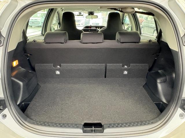 アクア Ｓビジネスパッケージ　衝突軽減　レーンキープ　障害物センサー　ナビ　ワンセグ　Ｂカメラ　Ｂｌｕｅｔｏｏｔｈオーディオ　ＥＴＣ２．０　スマキー　禁煙車　ＡＢＳ　オートハイビーム　オートライト　電格ミラー　ＣＤ（12枚目）