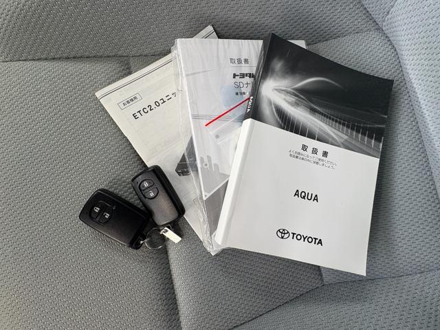 アクア Ｓビジネスパッケージ　衝突軽減　レーンキープ　障害物センサー　ナビ　ワンセグ　Ｂカメラ　Ｂｌｕｅｔｏｏｔｈオーディオ　ＥＴＣ２．０　スマキー　禁煙車　ＡＢＳ　オートハイビーム　オートライト　電格ミラー　ＣＤ（19枚目）