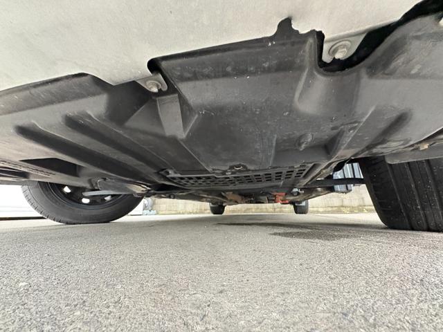 アクア Ｓビジネスパッケージ　衝突軽減　レーンキープ　障害物センサー　ナビ　ワンセグ　Ｂカメラ　Ｂｌｕｅｔｏｏｔｈオーディオ　ＥＴＣ２．０　スマキー　禁煙車　ＡＢＳ　オートハイビーム　オートライト　電格ミラー　ＣＤ（24枚目）