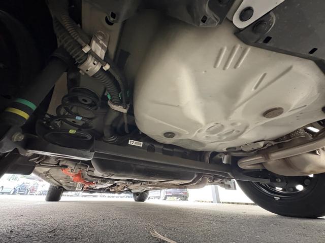 アクア Ｓビジネスパッケージ　衝突軽減　レーンキープ　障害物センサー　ナビ　ワンセグ　Ｂカメラ　Ｂｌｕｅｔｏｏｔｈオーディオ　ＥＴＣ２．０　スマキー　禁煙車　ＡＢＳ　オートハイビーム　オートライト　電格ミラー　ＣＤ（25枚目）