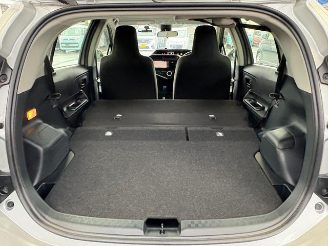 アクア Ｓビジネスパッケージ　衝突軽減　レーンキープ　障害物センサー　ナビ　ワンセグ　Ｂカメラ　Ｂｌｕｅｔｏｏｔｈオーディオ　ＥＴＣ２．０　スマキー　禁煙車　ＡＢＳ　オートハイビーム　オートライト　電格ミラー　ＣＤ（31枚目）