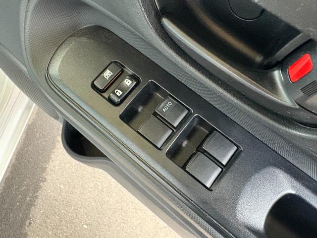 アクア Ｓビジネスパッケージ　衝突軽減　レーンキープ　障害物センサー　ナビ　ワンセグ　Ｂカメラ　Ｂｌｕｅｔｏｏｔｈオーディオ　ＥＴＣ２．０　スマキー　禁煙車　ＡＢＳ　オートハイビーム　オートライト　電格ミラー　ＣＤ（41枚目）