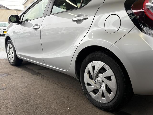 アクア Ｓビジネスパッケージ　衝突軽減　レーンキープ　障害物センサー　ナビ　ワンセグ　Ｂカメラ　Ｂｌｕｅｔｏｏｔｈオーディオ　ＥＴＣ２．０　スマキー　禁煙車　ＡＢＳ　オートハイビーム　オートライト　電格ミラー　ＣＤ（57枚目）