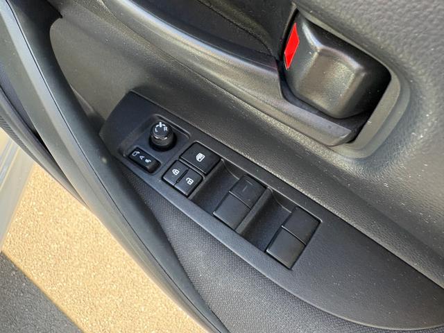 カローラツーリング ハイブリッド　Ｇ－Ｘ　４ＷＤ　衝突軽減　レーンキープ　障害物センサー　アダプティブクルーズ　ナビ　Ｂカメラ　Ｂｌｕｅｔｏｏｔｈオーディオ　ＥＴＣ　ＬＥＤヘッドライト　スマキー　オートハイビーム　オートライト　電格ミラー（44枚目）