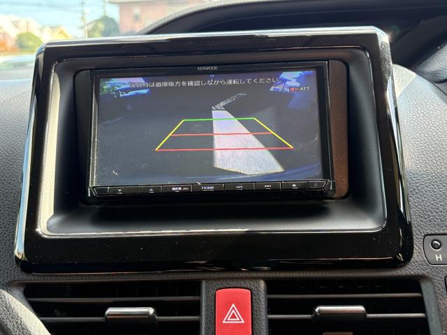 ノア Ｘ　４ＷＤ　衝突軽減　レーンキープ　障害物センサー　オートクルーズ　片側電動　ナビ　Ｂカメラ　Ｂｌｕｅｔｏｏｔｈオーディオ　ＥＴＣ　Ｉストップ　ＬＥＤヘッドライト　キーレス　禁煙車　３列　ＡＢＳ（5枚目）