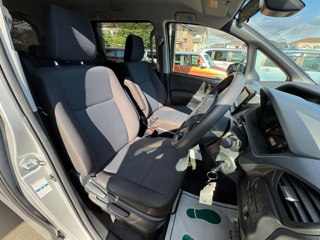 ノア Ｘ　４ＷＤ　衝突軽減　レーンキープ　障害物センサー　オートクルーズ　片側電動　ナビ　Ｂカメラ　Ｂｌｕｅｔｏｏｔｈオーディオ　ＥＴＣ　Ｉストップ　ＬＥＤヘッドライト　キーレス　禁煙車　３列　ＡＢＳ（10枚目）