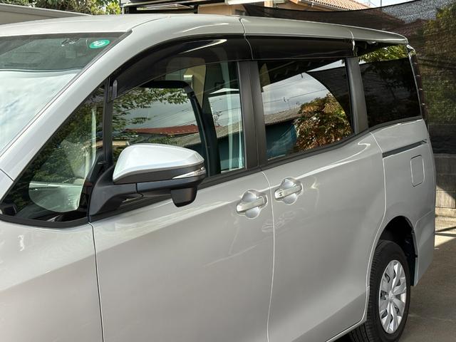 ノア Ｘ　４ＷＤ　衝突軽減　レーンキープ　障害物センサー　オートクルーズ　片側電動　ナビ　Ｂカメラ　Ｂｌｕｅｔｏｏｔｈオーディオ　ＥＴＣ　Ｉストップ　ＬＥＤヘッドライト　キーレス　禁煙車　３列　ＡＢＳ（21枚目）