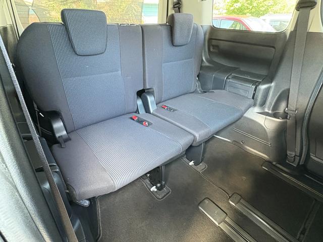 ノア Ｘ　４ＷＤ　衝突軽減　レーンキープ　障害物センサー　オートクルーズ　片側電動　ナビ　Ｂカメラ　Ｂｌｕｅｔｏｏｔｈオーディオ　ＥＴＣ　Ｉストップ　ＬＥＤヘッドライト　キーレス　禁煙車　３列　ＡＢＳ（31枚目）