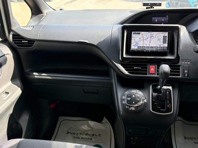 ノア Ｘ　４ＷＤ　衝突軽減　レーンキープ　障害物センサー　オートクルーズ　片側電動　ナビ　Ｂカメラ　Ｂｌｕｅｔｏｏｔｈオーディオ　ＥＴＣ　Ｉストップ　ＬＥＤヘッドライト　キーレス　禁煙車　３列　ＡＢＳ（41枚目）