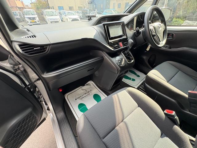 ノア Ｘ　４ＷＤ　衝突軽減　レーンキープ　障害物センサー　オートクルーズ　片側電動　ナビ　Ｂカメラ　Ｂｌｕｅｔｏｏｔｈオーディオ　ＥＴＣ　Ｉストップ　ＬＥＤヘッドライト　キーレス　禁煙車　３列　ＡＢＳ（48枚目）