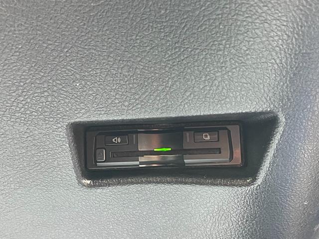 シエンタ Ｇ　衝突軽減　レーンキープ　両側電動　ナビ　フルセグ　Ｂカメラ　Ｂｌｕｅｔｏｏｔｈオーディオ　後席モニター　ＥＴＣ　１５インチＡＷ　スマキー　禁煙車　３列　フルフラット　ＡＢＳ　オートハイビーム（8枚目）