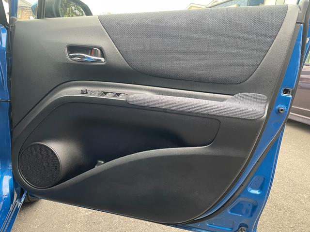 シエンタ Ｇ　衝突軽減　レーンキープ　両側電動　ナビ　フルセグ　Ｂカメラ　Ｂｌｕｅｔｏｏｔｈオーディオ　後席モニター　ＥＴＣ　１５インチＡＷ　スマキー　禁煙車　３列　フルフラット　ＡＢＳ　オートハイビーム（16枚目）