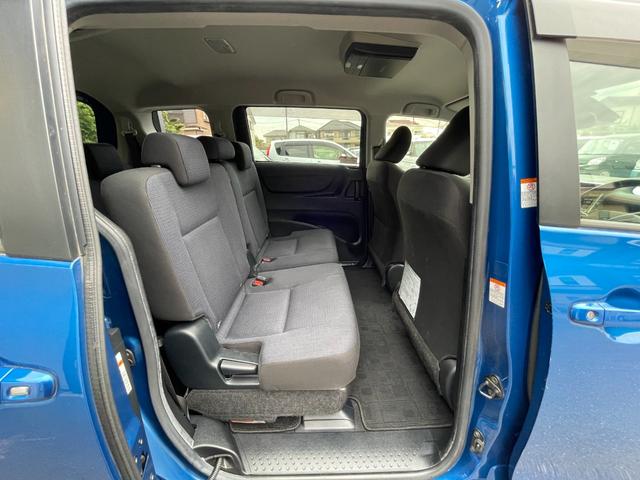 シエンタ Ｇ　衝突軽減　レーンキープ　両側電動　ナビ　フルセグ　Ｂカメラ　Ｂｌｕｅｔｏｏｔｈオーディオ　後席モニター　ＥＴＣ　１５インチＡＷ　スマキー　禁煙車　３列　フルフラット　ＡＢＳ　オートハイビーム（32枚目）