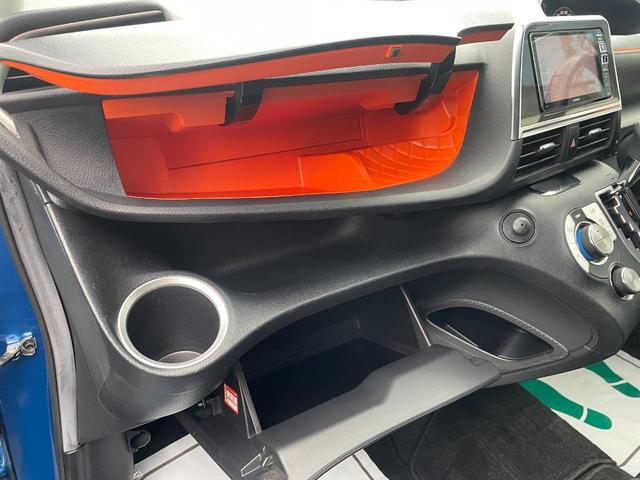 シエンタ Ｇ　衝突軽減　レーンキープ　両側電動　ナビ　フルセグ　Ｂカメラ　Ｂｌｕｅｔｏｏｔｈオーディオ　後席モニター　ＥＴＣ　１５インチＡＷ　スマキー　禁煙車　３列　フルフラット　ＡＢＳ　オートハイビーム（51枚目）