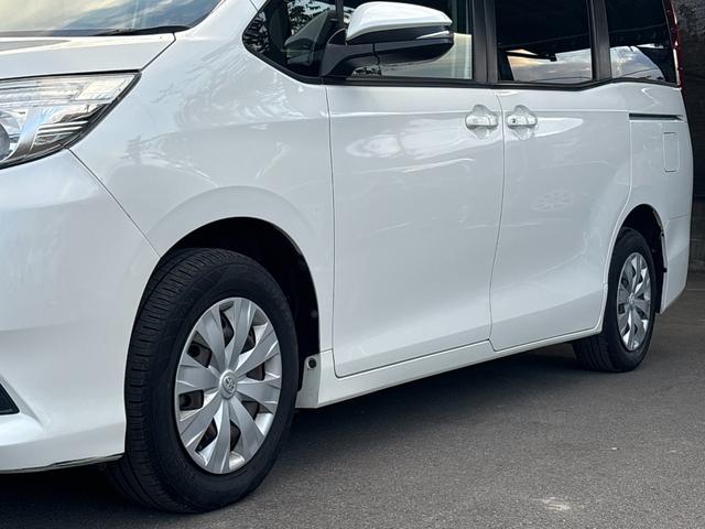 Ｘ　衝突軽減　レーンキープ　片側電動　ナビ　Ｂカメラ　ＥＴＣ　Ｉストップ　ＬＥＤヘッドライト　キーレス　禁煙車　記録簿　３列　フルフラット　ＡＢＳ　オートハイビーム　オートライト　電格ミラー