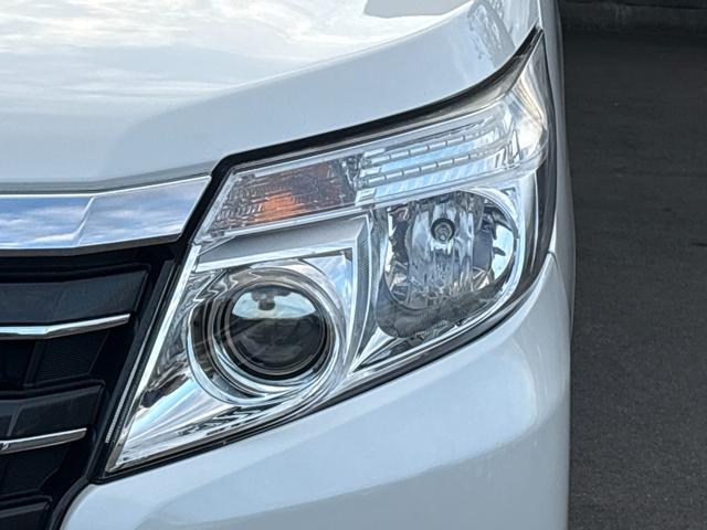 Ｘ　衝突軽減　レーンキープ　片側電動　ナビ　Ｂカメラ　ＥＴＣ　Ｉストップ　ＬＥＤヘッドライト　キーレス　禁煙車　記録簿　３列　フルフラット　ＡＢＳ　オートハイビーム　オートライト　電格ミラー