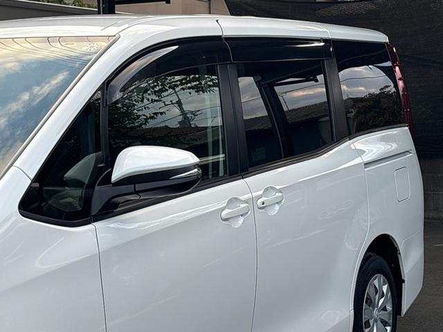 Ｘ　衝突軽減　レーンキープ　片側電動　ナビ　Ｂカメラ　ＥＴＣ　Ｉストップ　ＬＥＤヘッドライト　キーレス　禁煙車　記録簿　３列　フルフラット　ＡＢＳ　オートハイビーム　オートライト　電格ミラー