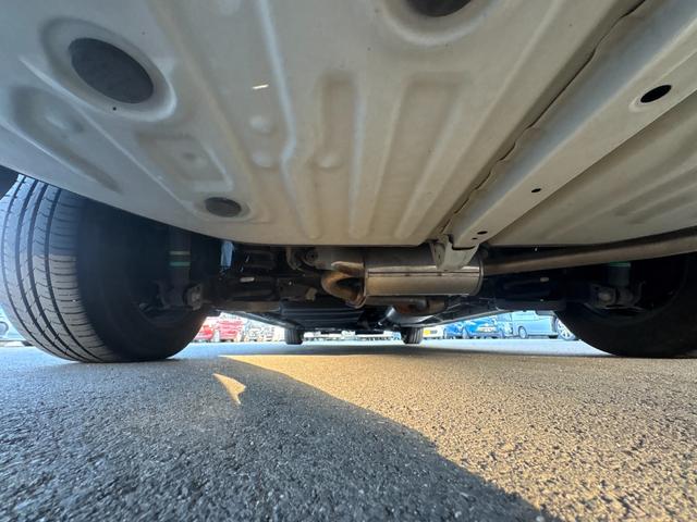 Ｘ　衝突軽減　レーンキープ　片側電動　ナビ　Ｂカメラ　ＥＴＣ　Ｉストップ　ＬＥＤヘッドライト　キーレス　禁煙車　記録簿　３列　フルフラット　ＡＢＳ　オートハイビーム　オートライト　電格ミラー