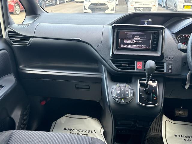 Ｘ　衝突軽減　レーンキープ　片側電動　ナビ　Ｂカメラ　ＥＴＣ　Ｉストップ　ＬＥＤヘッドライト　キーレス　禁煙車　記録簿　３列　フルフラット　ＡＢＳ　オートハイビーム　オートライト　電格ミラー