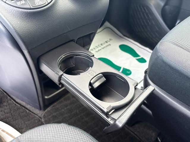 Ｘ　衝突軽減　レーンキープ　片側電動　ナビ　Ｂカメラ　ＥＴＣ　Ｉストップ　ＬＥＤヘッドライト　キーレス　禁煙車　記録簿　３列　フルフラット　ＡＢＳ　オートハイビーム　オートライト　電格ミラー