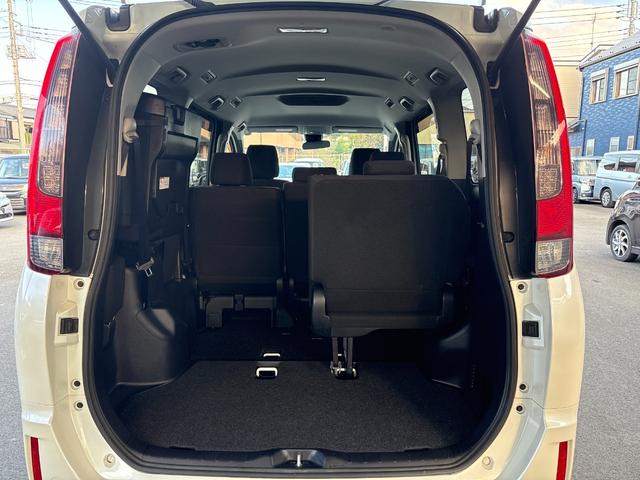 Ｘ　衝突軽減　レーンキープ　片側電動　ナビ　Ｂカメラ　ＥＴＣ　Ｉストップ　ＬＥＤヘッドライト　キーレス　禁煙車　記録簿　３列　フルフラット　ＡＢＳ　オートハイビーム　オートライト　電格ミラー