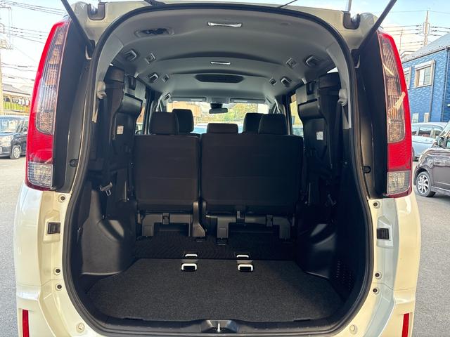 Ｘ　衝突軽減　レーンキープ　片側電動　ナビ　Ｂカメラ　ＥＴＣ　Ｉストップ　ＬＥＤヘッドライト　キーレス　禁煙車　記録簿　３列　フルフラット　ＡＢＳ　オートハイビーム　オートライト　電格ミラー