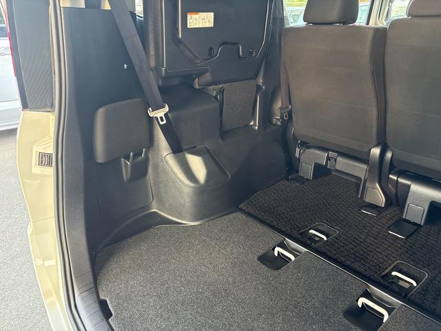 Ｘ　衝突軽減　レーンキープ　片側電動　ナビ　Ｂカメラ　ＥＴＣ　Ｉストップ　ＬＥＤヘッドライト　キーレス　禁煙車　記録簿　３列　フルフラット　ＡＢＳ　オートハイビーム　オートライト　電格ミラー