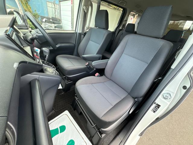 Ｘ　衝突軽減　レーンキープ　片側電動　ナビ　Ｂカメラ　ＥＴＣ　Ｉストップ　ＬＥＤヘッドライト　キーレス　禁煙車　記録簿　３列　フルフラット　ＡＢＳ　オートハイビーム　オートライト　電格ミラー