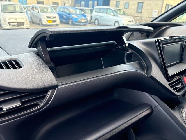 Ｘ　衝突軽減　レーンキープ　片側電動　ナビ　Ｂカメラ　ＥＴＣ　Ｉストップ　ＬＥＤヘッドライト　キーレス　禁煙車　記録簿　３列　フルフラット　ＡＢＳ　オートハイビーム　オートライト　電格ミラー