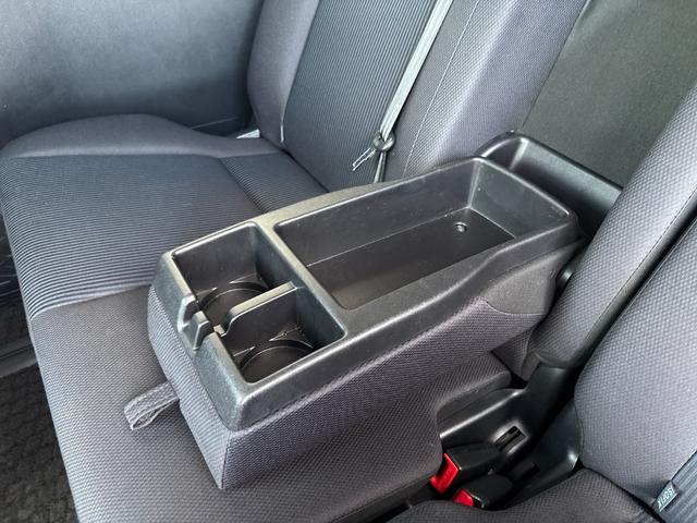 Ｘ　衝突軽減　レーンキープ　片側電動　ナビ　Ｂカメラ　ＥＴＣ　Ｉストップ　ＬＥＤヘッドライト　キーレス　禁煙車　記録簿　３列　フルフラット　ＡＢＳ　オートハイビーム　オートライト　電格ミラー