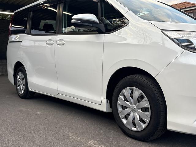 Ｘ　衝突軽減　レーンキープ　片側電動　ナビ　Ｂカメラ　ＥＴＣ　Ｉストップ　ＬＥＤヘッドライト　キーレス　禁煙車　記録簿　３列　フルフラット　ＡＢＳ　オートハイビーム　オートライト　電格ミラー