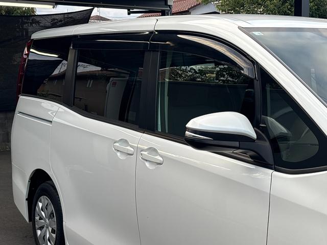 Ｘ　衝突軽減　レーンキープ　片側電動　ナビ　Ｂカメラ　ＥＴＣ　Ｉストップ　ＬＥＤヘッドライト　キーレス　禁煙車　記録簿　３列　フルフラット　ＡＢＳ　オートハイビーム　オートライト　電格ミラー