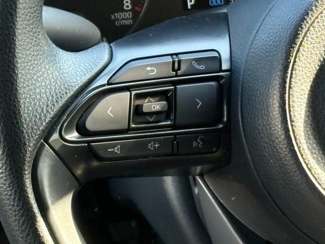 ヤリス Ｘ　４ＷＤ　衝突軽減　レーンキープ　障害物センサー　アダプティブクルーズ　ナビ　Ｂカメラ　Ｂｌｕｅｔｏｏｔｈオーディオ　ＥＴＣ　スマキー　禁煙車　フルフラット　ＡＢＳ　オートハイビーム　オートライト（16枚目）