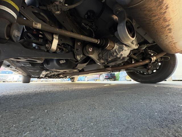 ヤリス Ｘ　４ＷＤ　衝突軽減　レーンキープ　障害物センサー　アダプティブクルーズ　ナビ　Ｂカメラ　Ｂｌｕｅｔｏｏｔｈオーディオ　ＥＴＣ　スマキー　禁煙車　フルフラット　ＡＢＳ　オートハイビーム　オートライト（31枚目）