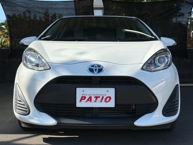 アクア Ｌ　障害物センサー　キーレス　記録簿　ＡＢＳ　電格ミラー　ＣＤ　運転席エアバッグ　助手席エアバッグ　エアコン　パワーウィンドウ　パワーステアリング（8枚目）