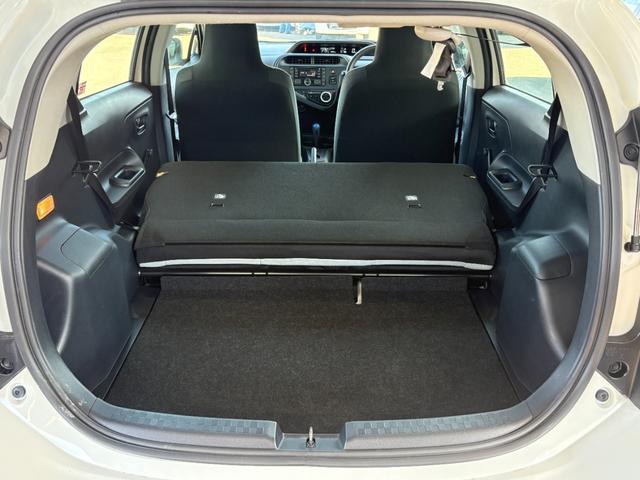 アクア Ｌ　障害物センサー　キーレス　記録簿　ＡＢＳ　電格ミラー　ＣＤ　運転席エアバッグ　助手席エアバッグ　エアコン　パワーウィンドウ　パワーステアリング（17枚目）