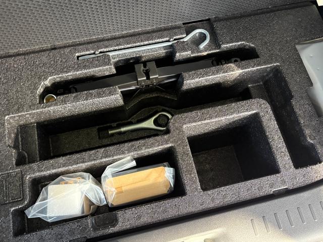 タント カスタムＸ　トップエディションＳＡＩＩＩ　衝突軽減　レーンキープ　障害物センサー　片側電動　ハーフレザー　シートヒーター　ナビ　フルセグ　Ｂカメラ　Ｉストップ　ＬＥＤヘッドライト　１４インチＡＷ　スマキー　禁煙車　フルフラット　ＡＢＳ（32枚目）