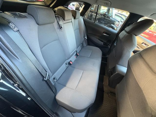 カローラツーリング ハイブリッド　Ｓ　４ＷＤ　衝突軽減　レーンキープ　障害物センサー　アダプティブクルーズ　ナビ　Ｂカメラ　Ｂｌｕｅｔｏｏｔｈオーディオ　ＥＴＣ　ＬＥＤヘッドライト　１６インチＡＷ　スマキー　フルフラット　ＡＢＳ（11枚目）