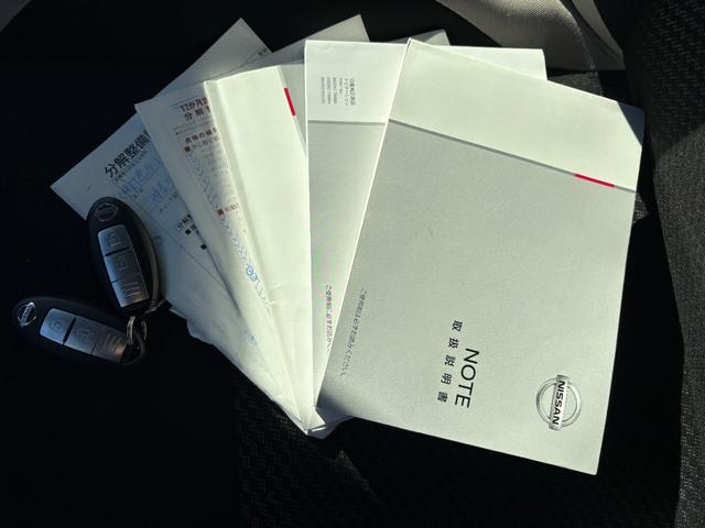ノート X 衝突軽減 レーンキープ 障害物センサー ナビ 全周囲カメラ Fカメラ サイドカメラ Bカメラ ETC Iストップ スマキー 禁煙車 記録簿 ABS オートハイビーム オートライト 電格ミラー CD(21枚目)