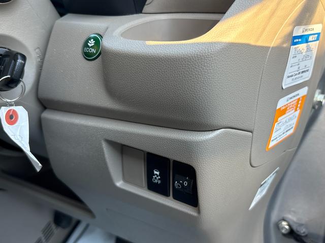 Ｎ－ＷＧＮ Ｃ　Ｉストップ　ＥＴＣ　キーレス　禁煙車　ＡＢＳ　電格ミラー　ベンチシート　ＣＤ　運転席エアバッグ　助手席エアバッグ　エアコン　パワーウィンドウ　パワーステアリング（6枚目）