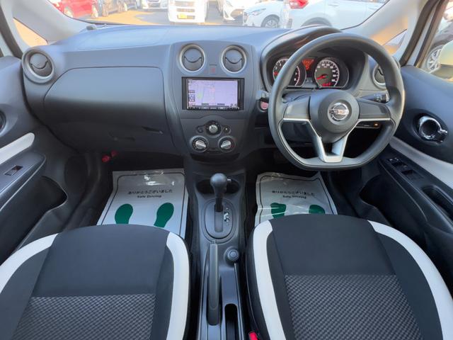 ノート Ｘ　衝突軽減　レーンキープ　障害物センサー　ナビ　ワンセグ　Ｂカメラ　Ｂｌｕｅｔｏｏｔｈオーディオ　ＥＴＣ　Ｉストップ　スマキー　禁煙車　ＡＢＳ　オートライト　電格ミラー　運転席エアバッグ（3枚目）