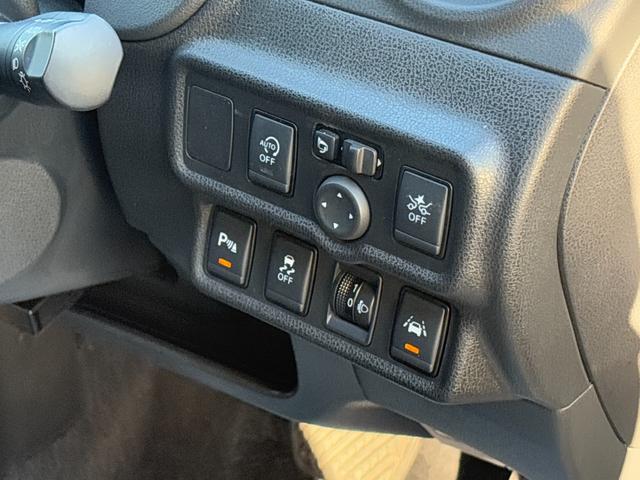 ノート Ｘ　衝突軽減　レーンキープ　障害物センサー　ナビ　ワンセグ　Ｂカメラ　Ｂｌｕｅｔｏｏｔｈオーディオ　ＥＴＣ　Ｉストップ　スマキー　禁煙車　ＡＢＳ　オートライト　電格ミラー　運転席エアバッグ（10枚目）