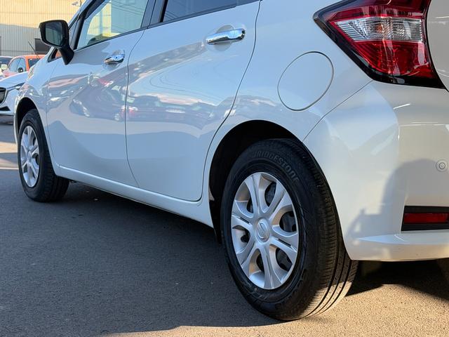 ノート Ｘ　衝突軽減　レーンキープ　障害物センサー　ナビ　ワンセグ　Ｂカメラ　Ｂｌｕｅｔｏｏｔｈオーディオ　ＥＴＣ　Ｉストップ　スマキー　禁煙車　ＡＢＳ　オートライト　電格ミラー　運転席エアバッグ（58枚目）