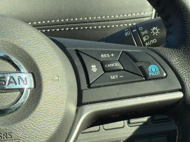 セレナ ハイウェイスター　Ｖセレクション　衝突軽減　レーンキープ　障害物センサー　アダプティブクルーズ　両側電動　ナビ　フルセグ　全周囲カメラ　Ｆカメラ　サイドカメラ　Ｂカメラ　Ｂｌｕｅｔｏｏｔｈオーディオ　ＥＴＣ（43枚目）