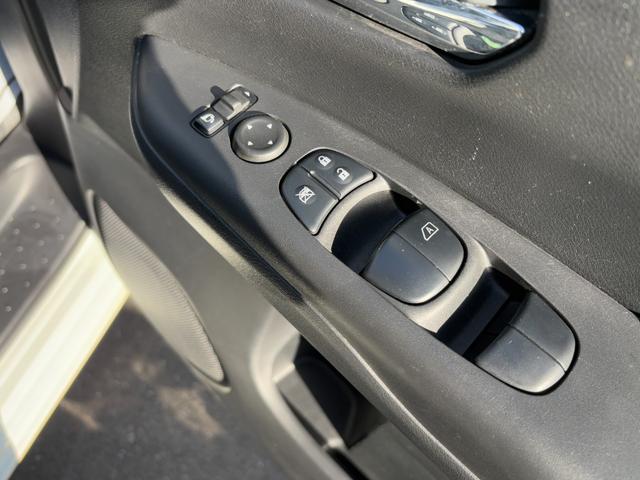 セレナ ハイウェイスター　Ｖセレクション　衝突軽減　レーンキープ　障害物センサー　アダプティブクルーズ　両側電動　ナビ　フルセグ　全周囲カメラ　Ｆカメラ　サイドカメラ　Ｂカメラ　Ｂｌｕｅｔｏｏｔｈオーディオ　ＥＴＣ（46枚目）