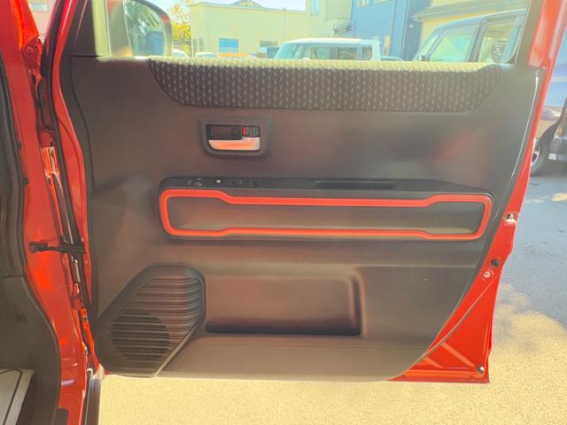 ハスラー ハイブリッドＸターボ　衝突軽減　レーンキープ　障害物センサー　アダプティブクルーズ　シートヒーター　ナビ　フルセグ　Ｂｌｕｅｔｏｏｔｈオーディオ　ＥＴＣ　Ｉストップ　ＬＥＤヘッドライト　１５インチＡＷ　スマキー（14枚目）