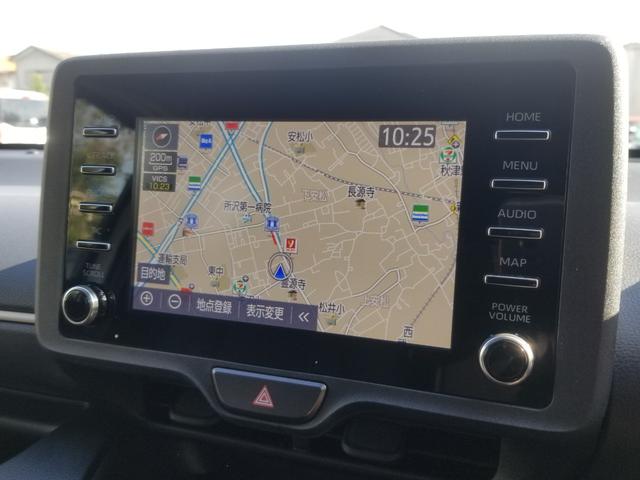 ヤリス ハイブリッドＸ　衝突軽減　レーンキープ　障害物センサー　アダプティブクルーズ　ナビ　Ｂｌｕｅｔｏｏｔｈオーディオ　ＥＴＣ　キーレス　禁煙車　ＡＢＳ　オートハイビーム　オートライト　電格ミラー　運転席エアバッグ（4枚目）